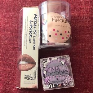 Bundle: lip stain, beauty blender, invisibobble